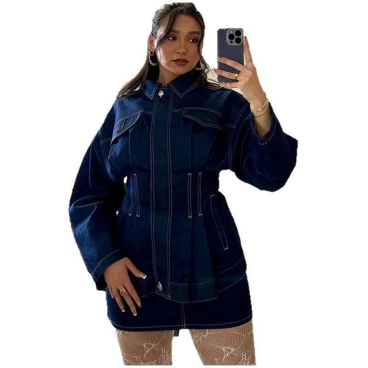 Abrigo vaquero entallado de mujer, con solapa lavada y estilo retro