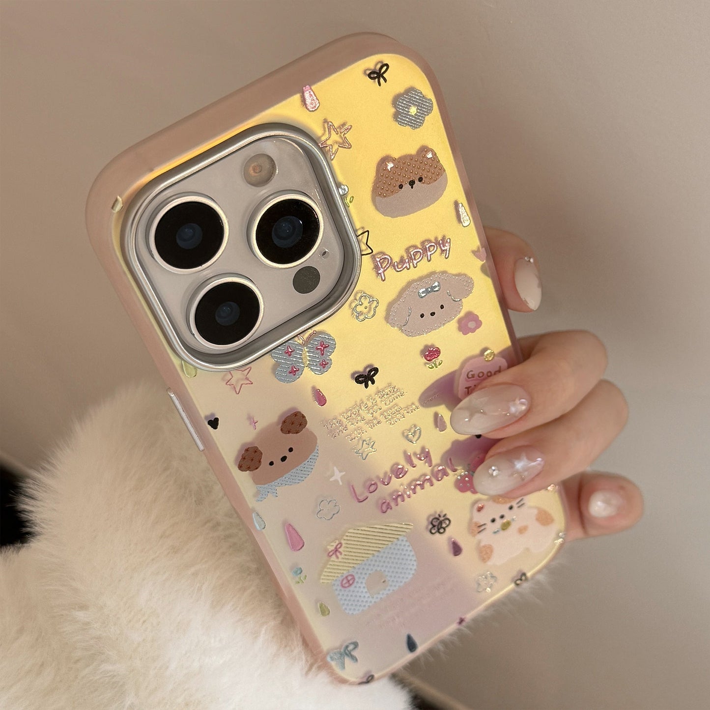 Gilt colored small animals are suitable for iphone16 mobile phone case 17Promax laser 15 anti-drop 14 generation 13 hard