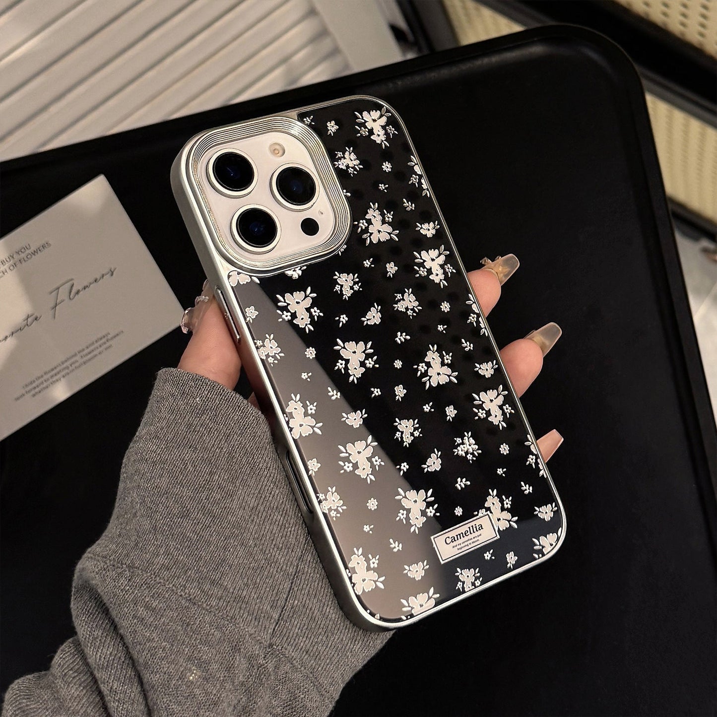 Funda de móvil Gilt flower apple 17promax 16 para iPhone15 anti-caída 14 dark wind 13 dura premium