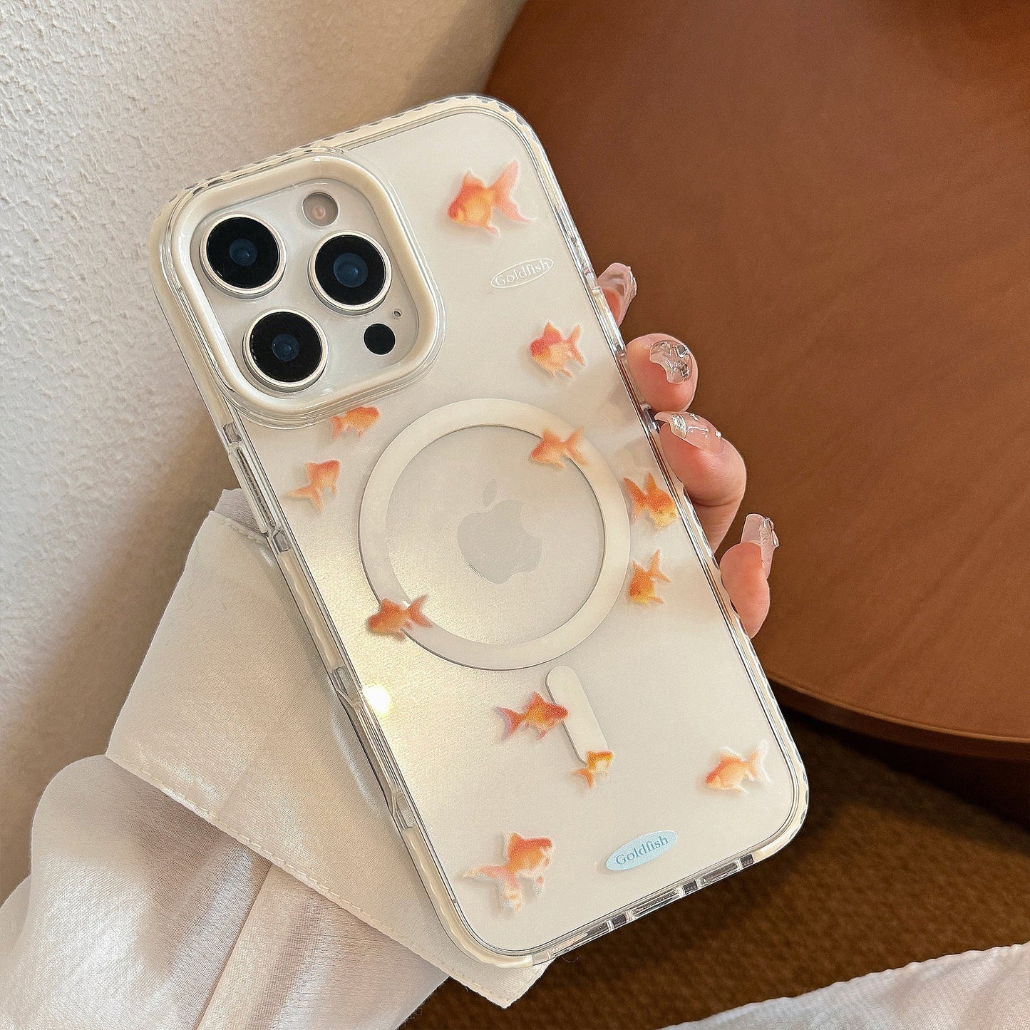 Mirror cat magnetic suction bracket 16promax transparent iPhone17 mobile phone case suitable for 13 small goldfish 14 national style