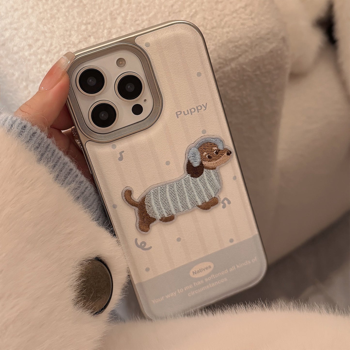Leche azul bonito bordado cachorro manzana 16 funda de teléfono móvil 17promax cortical aplicación tridimensional iPhone15 suave 14