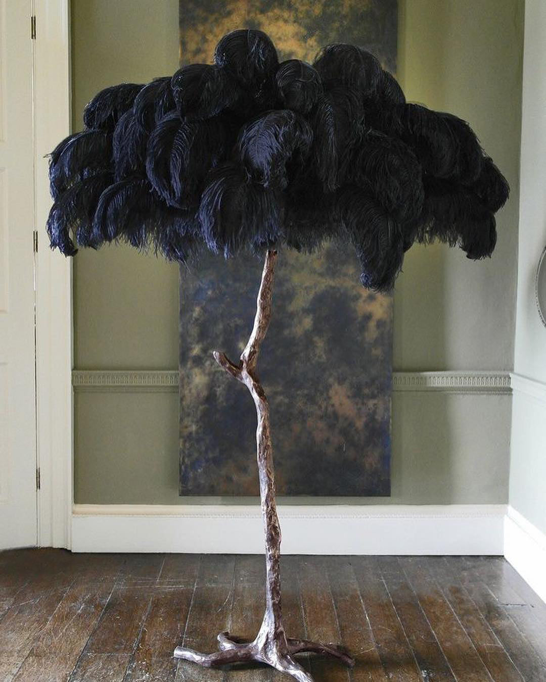 Lámpara de pie de plumas de avestruz