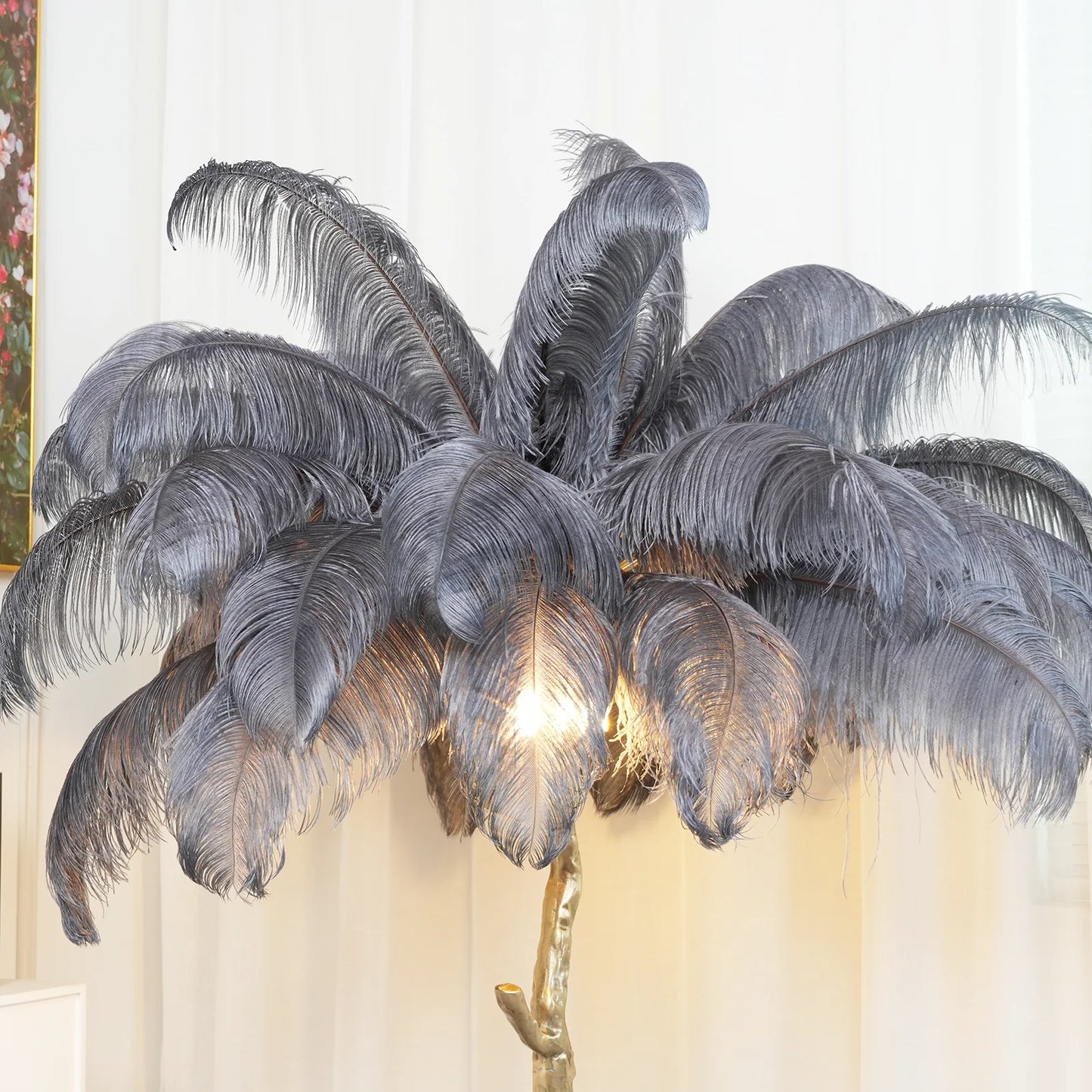 Lámpara de pie de plumas de avestruz