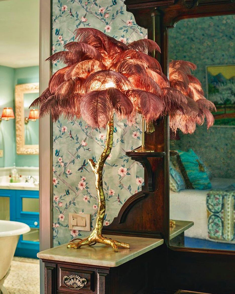 Lámpara de Mesa con Plumas de Avestruz