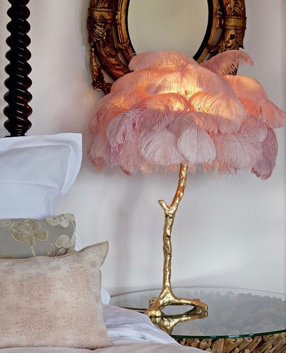Lámpara de Mesa con Plumas de Avestruz