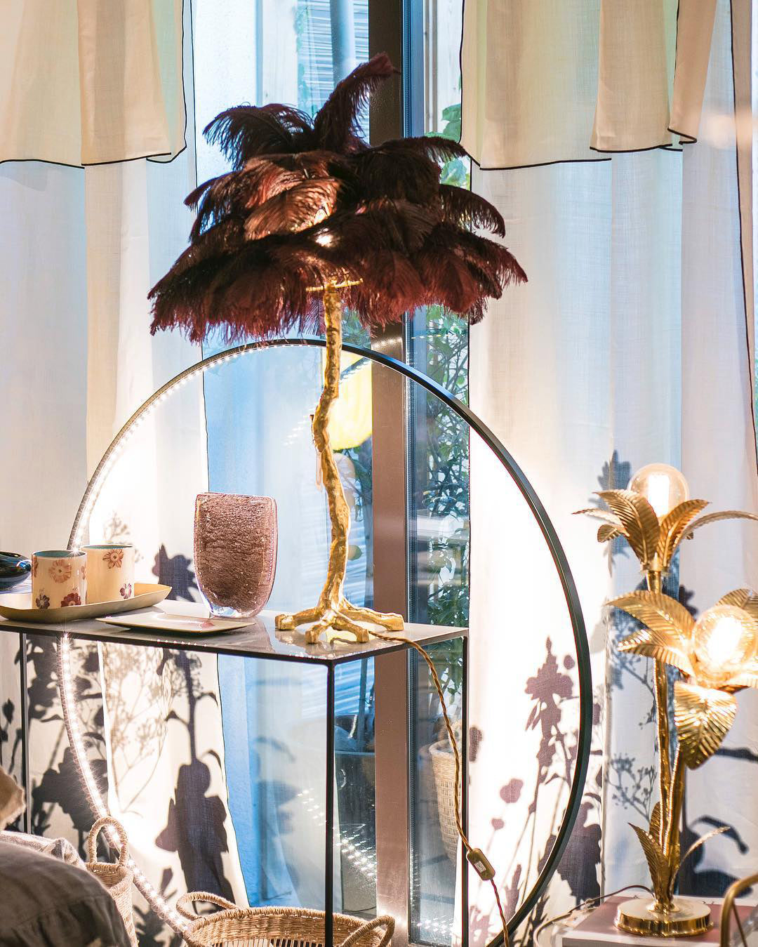 Lámpara de Mesa con Plumas de Avestruz