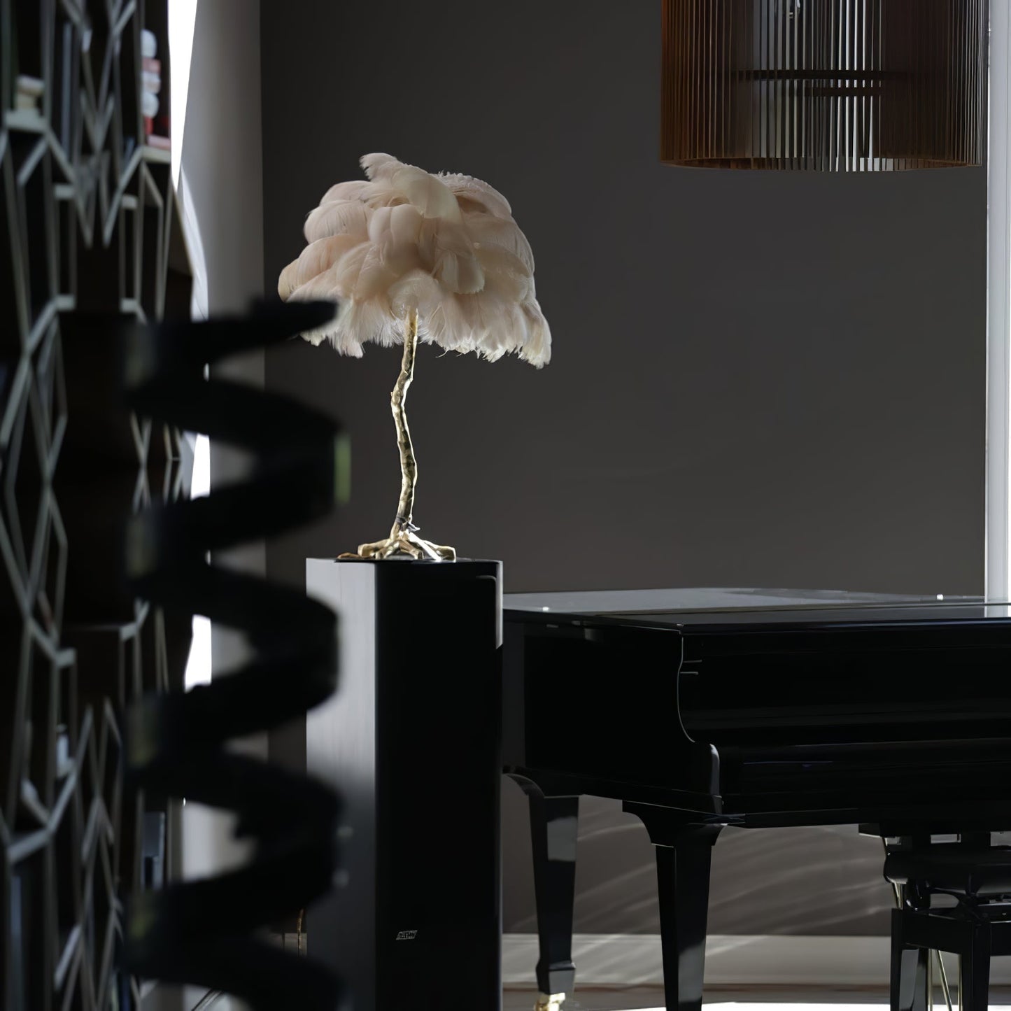 Lámpara de Mesa con Plumas de Avestruz