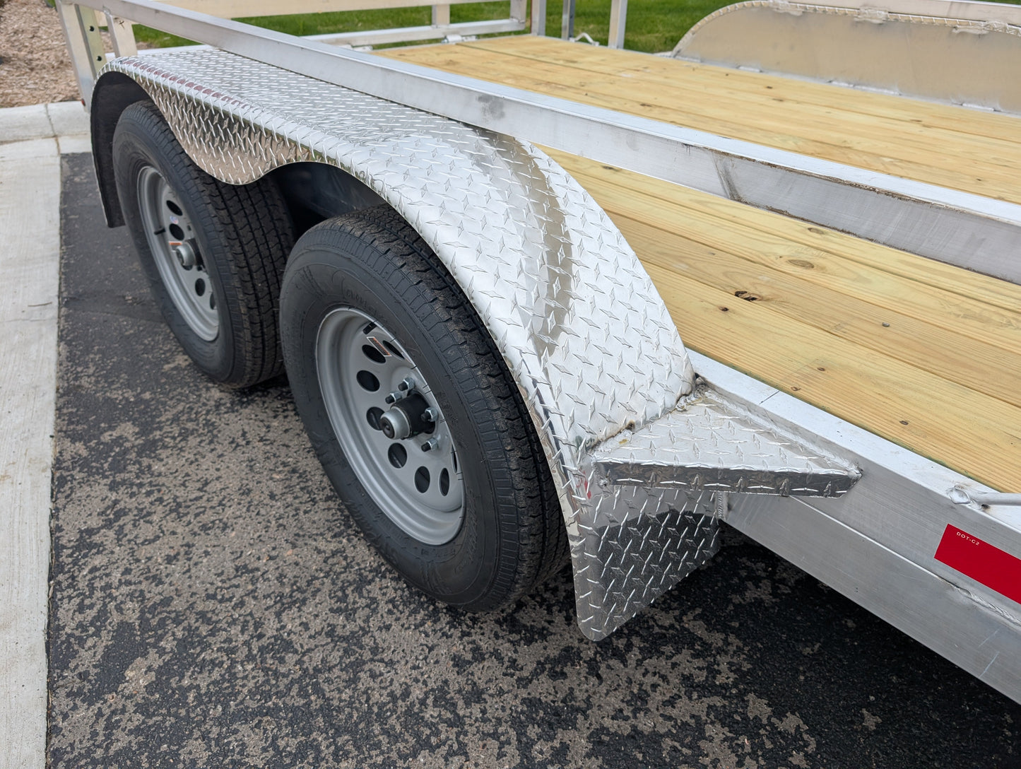 Silver Ox 7x14 Aluminum Tandem Axle Utility Trailer – HD Ramp – Brakes on Both Axles | AAA Trailer