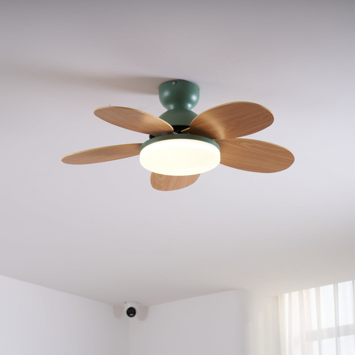Petal-Shaped Ceiling Fan with LED Light and Remote | Quiet Reversible DC Motor