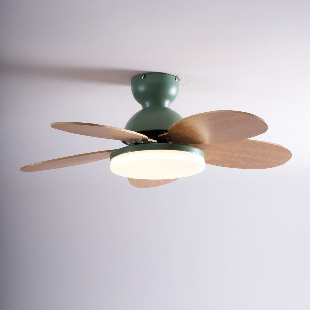 Petal-Shaped Ceiling Fan with LED Light and Remote | Quiet Reversible DC Motor