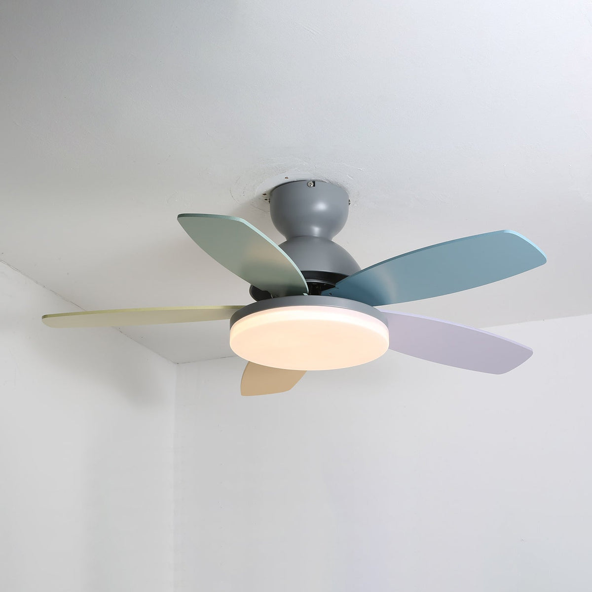 Petal-Shaped Ceiling Fan with LED Light and Remote | Quiet Reversible DC Motor