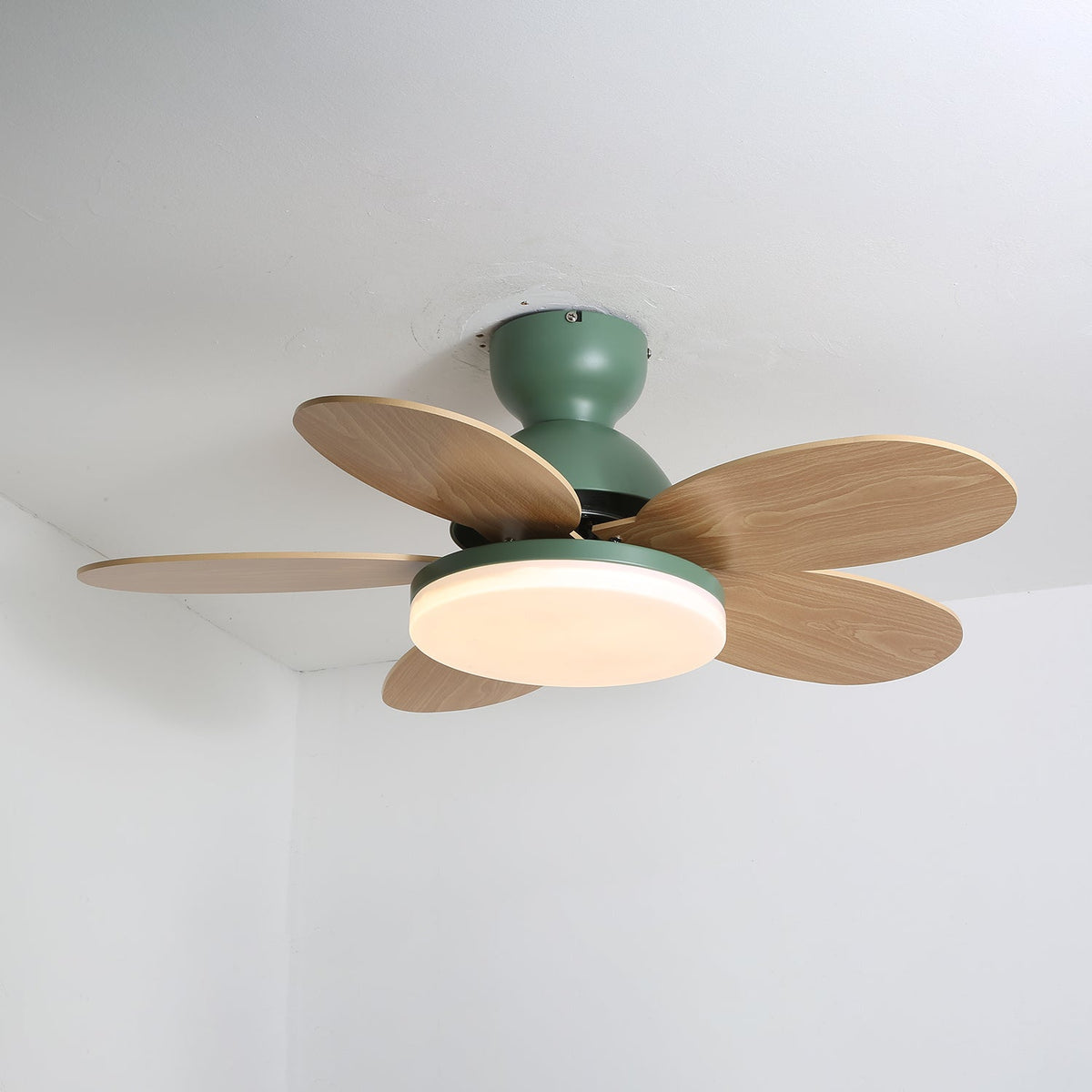 Petal-Shaped Ceiling Fan with LED Light and Remote | Quiet Reversible DC Motor