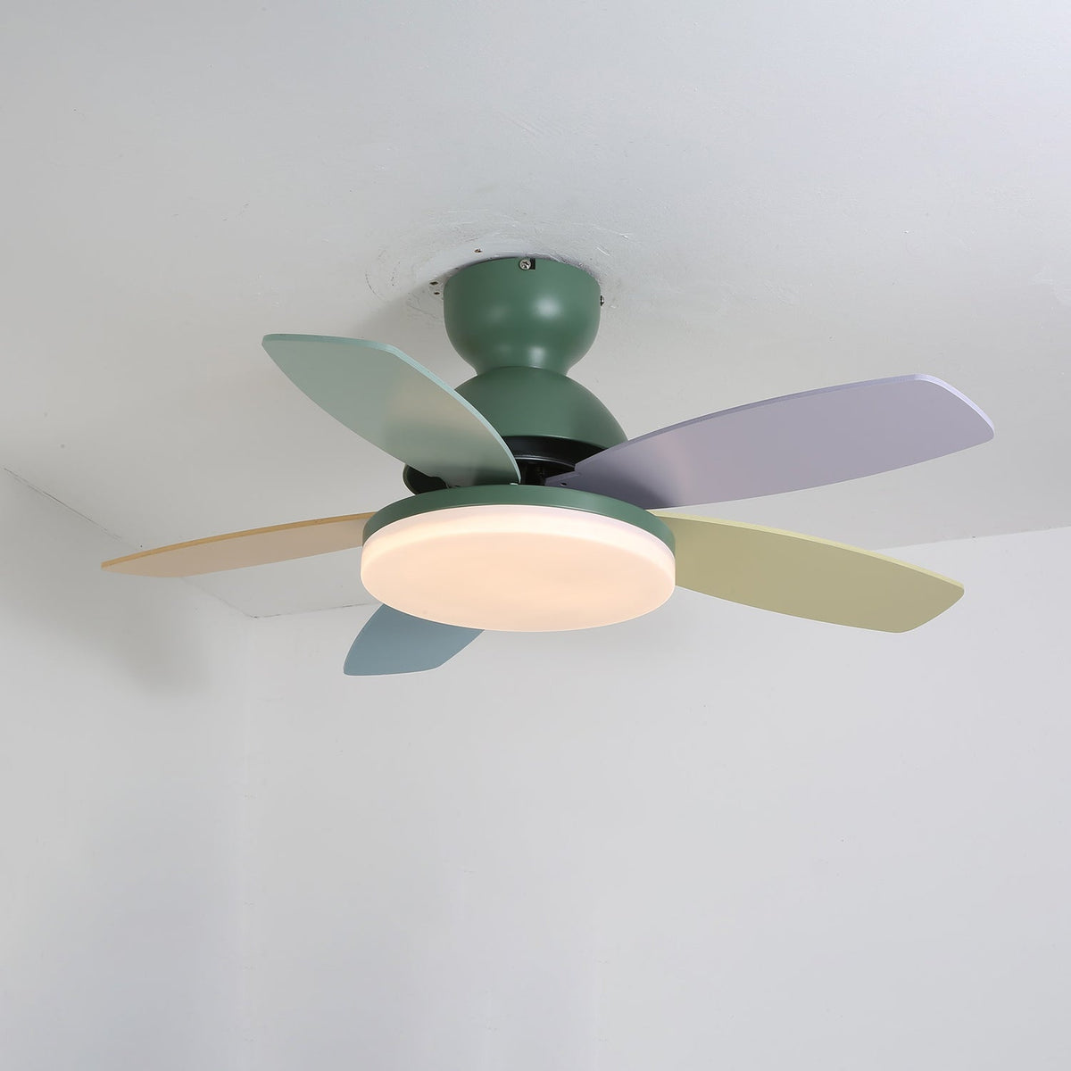 Petal-Shaped Ceiling Fan with LED Light and Remote | Quiet Reversible DC Motor