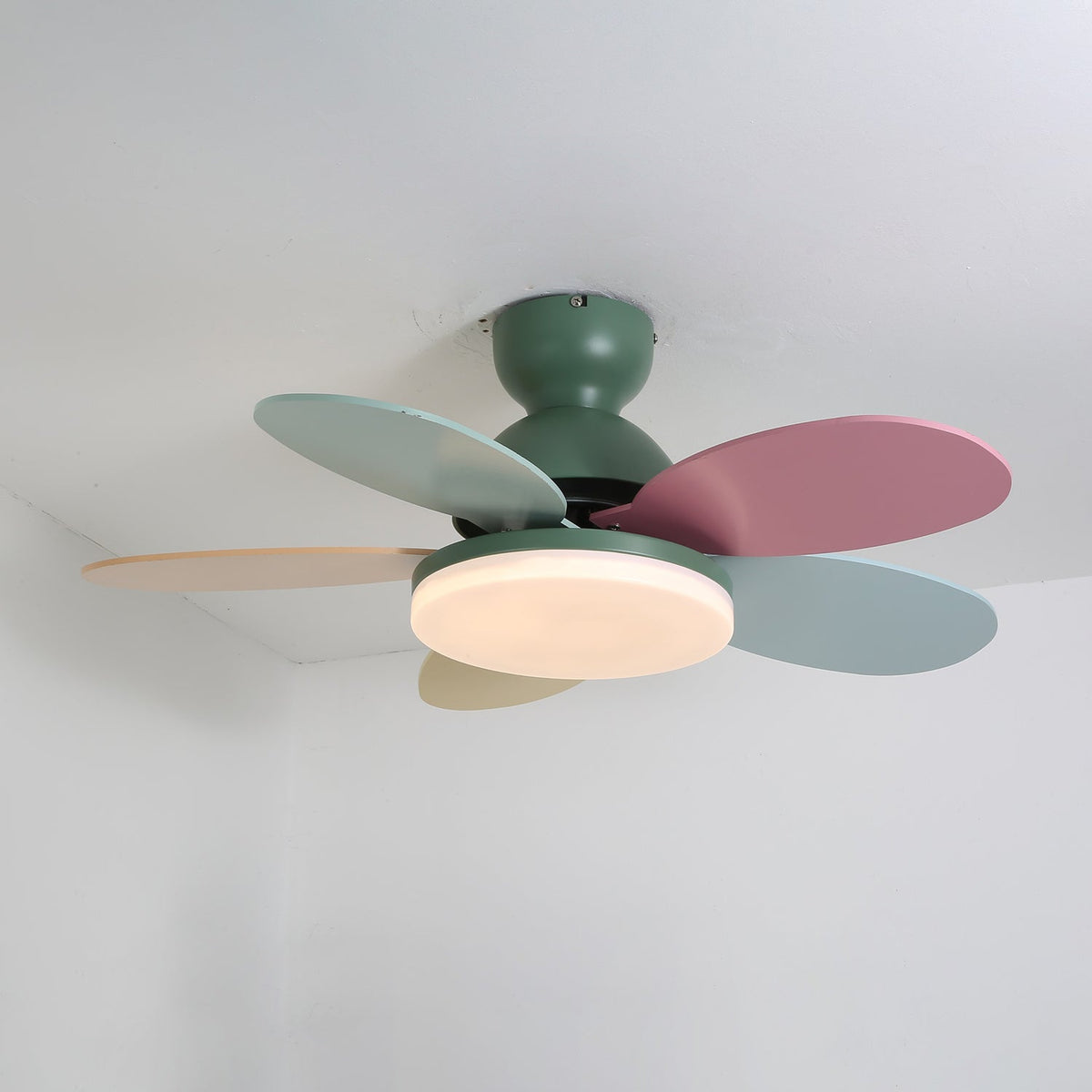 Petal-Shaped Ceiling Fan with LED Light and Remote | Quiet Reversible DC Motor