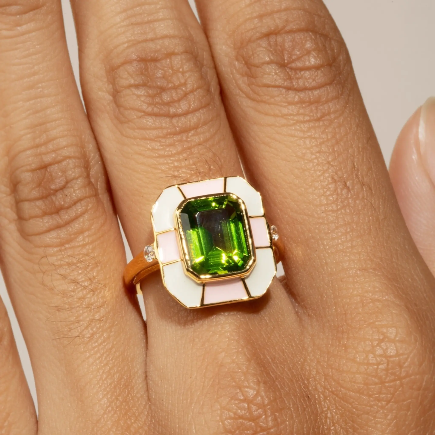 El anillo de declaración Iconic