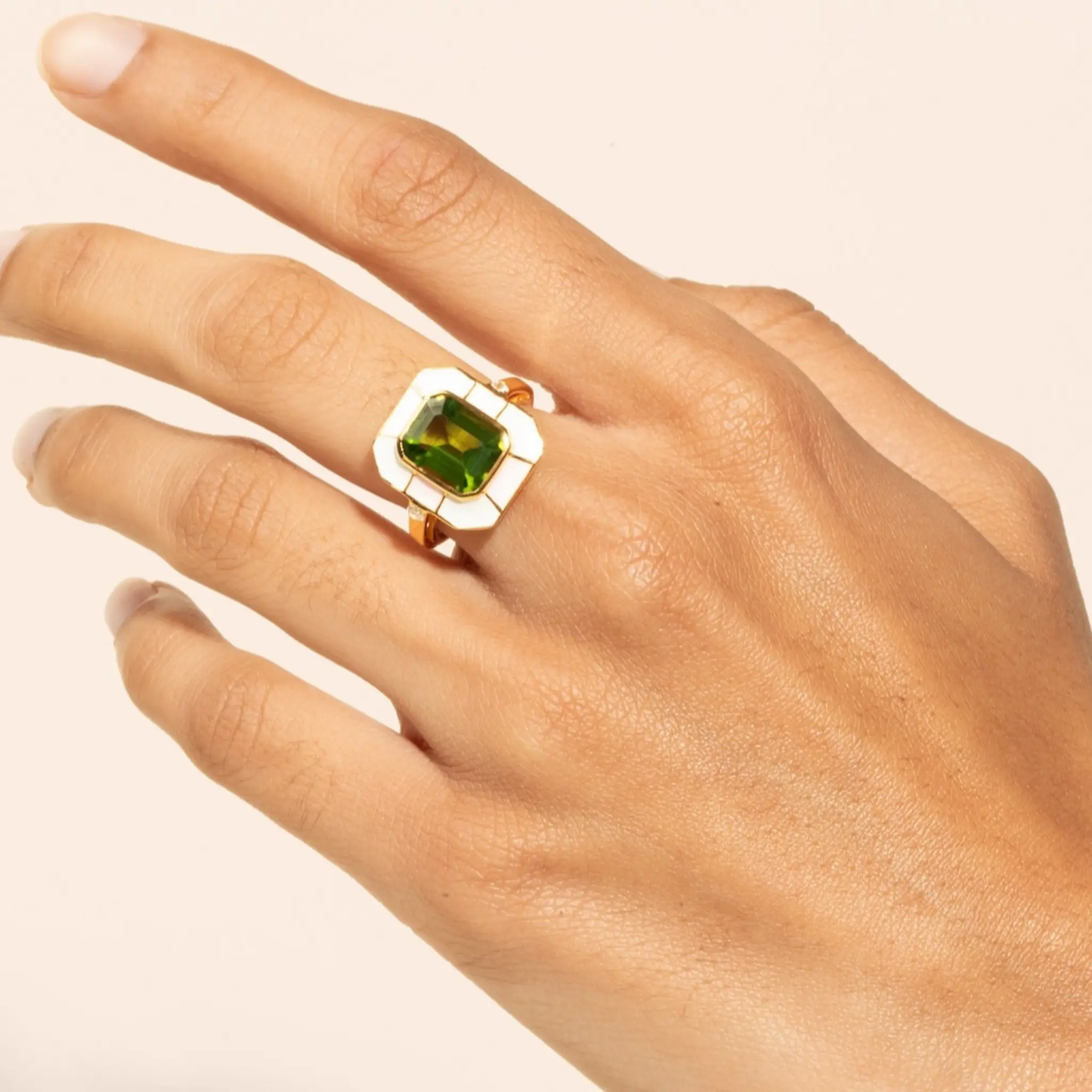 El anillo de declaración Iconic