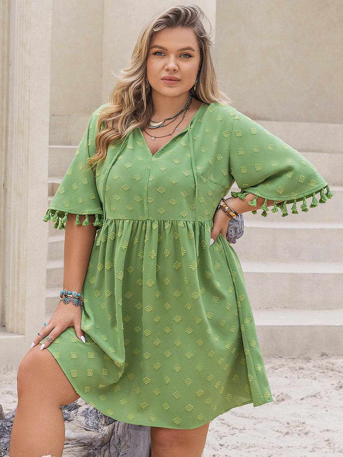 Minivestido con borlas de talla grande Trendsi Color lima — Corte moderno