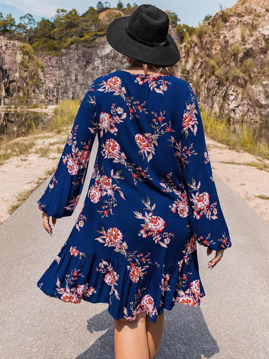 Dresses Trendsi Plus size v-neck long sleeve dress