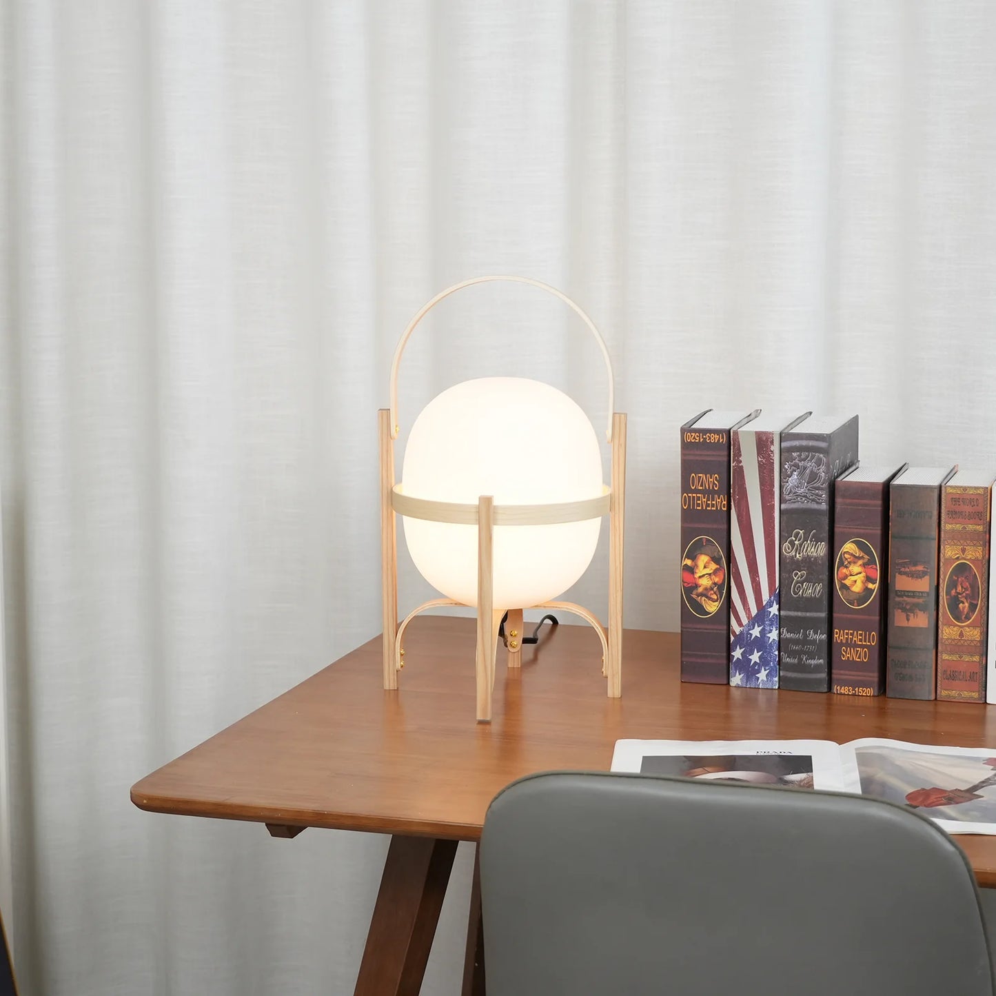 Lámpara de mesa de cristal con farol de madera portátil