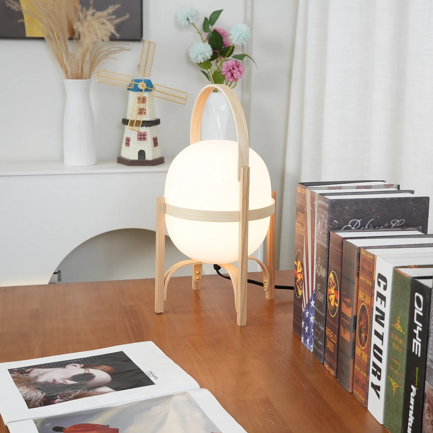 Lámpara de mesa de cristal con farol de madera portátil