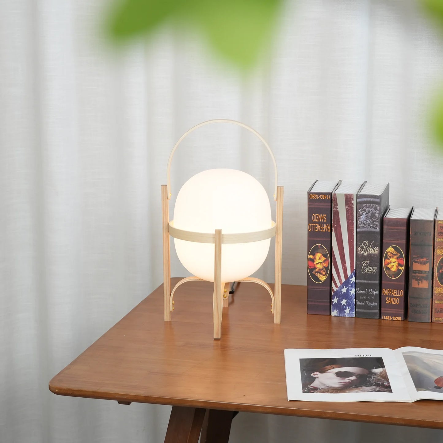 Lámpara de mesa de cristal con farol de madera portátil