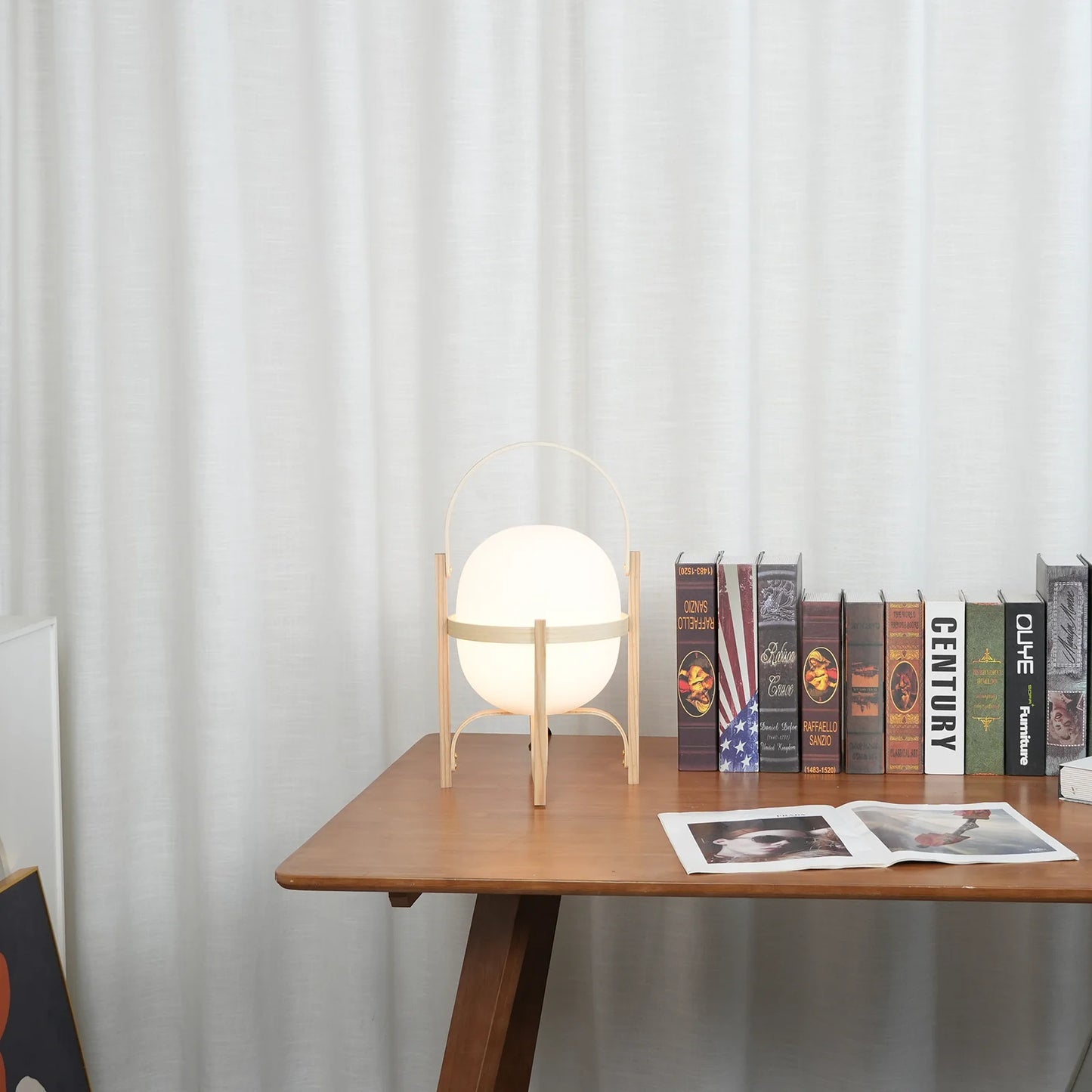 Lámpara de mesa de cristal con farol de madera portátil