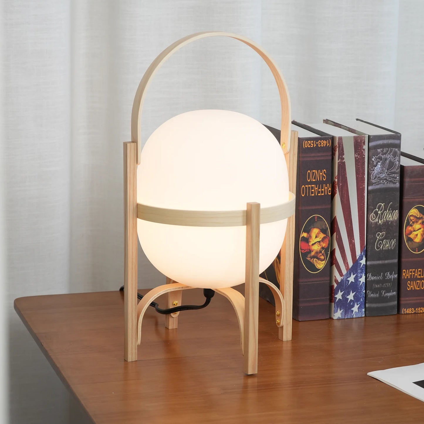 Lámpara de mesa de cristal con farol de madera portátil