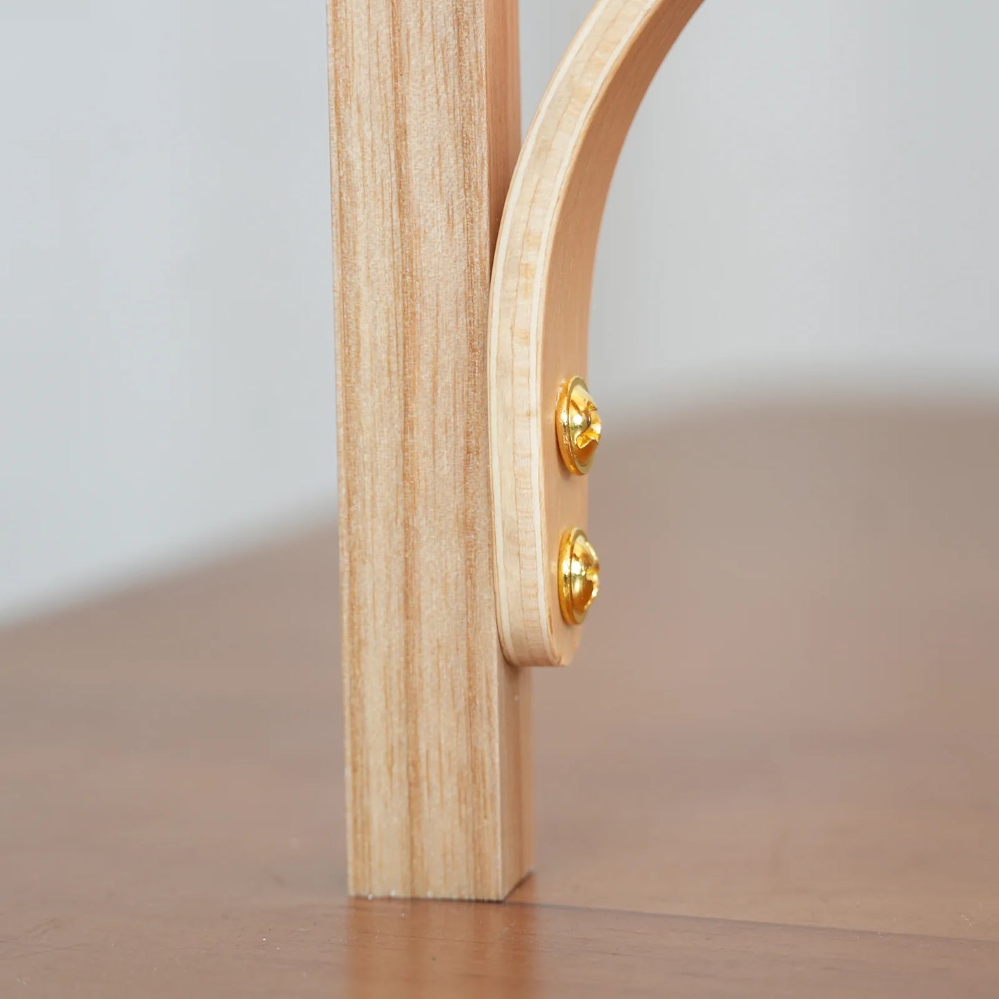 Lámpara de mesa de cristal con farol de madera portátil