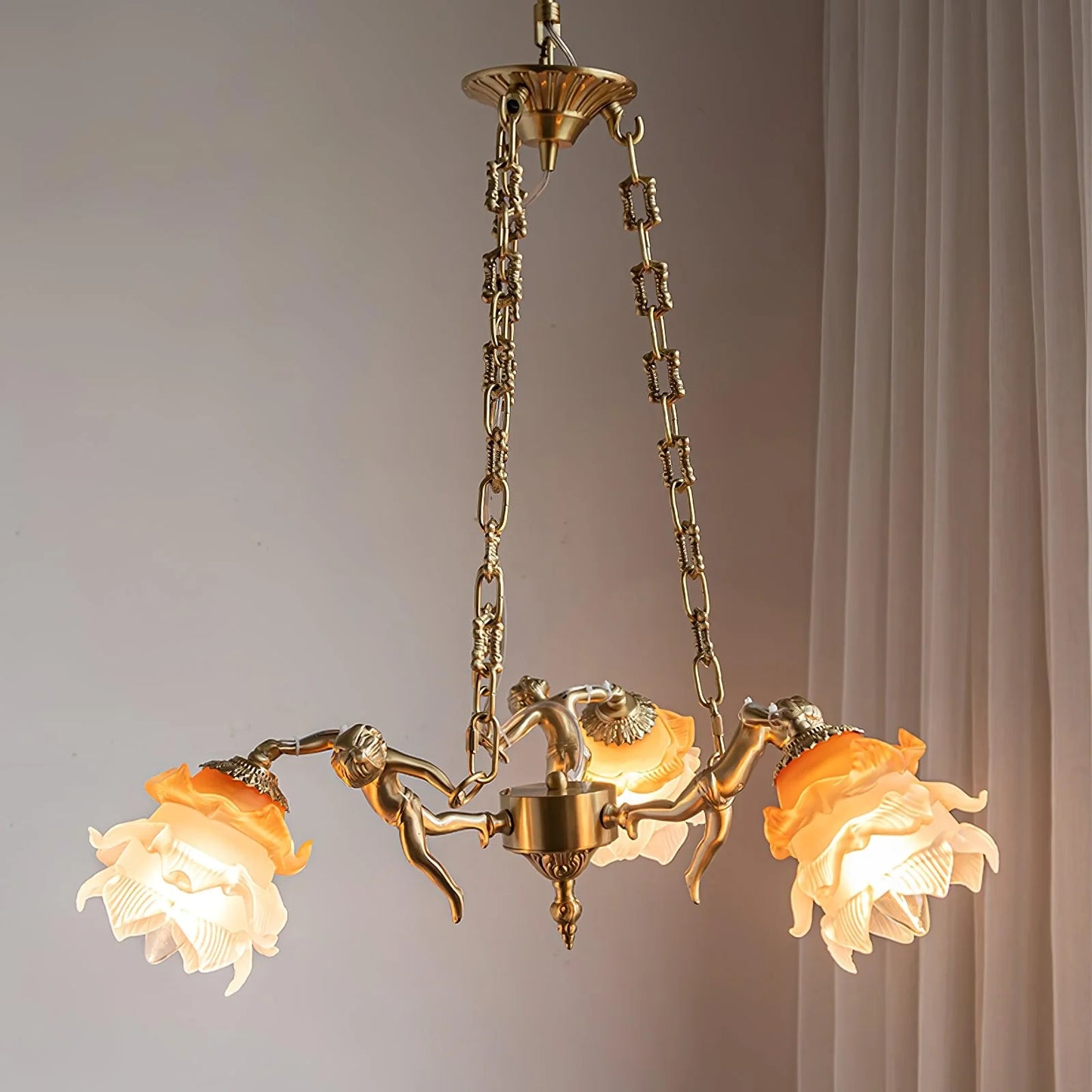 Suspension de Latón con Estatuillas de Putti