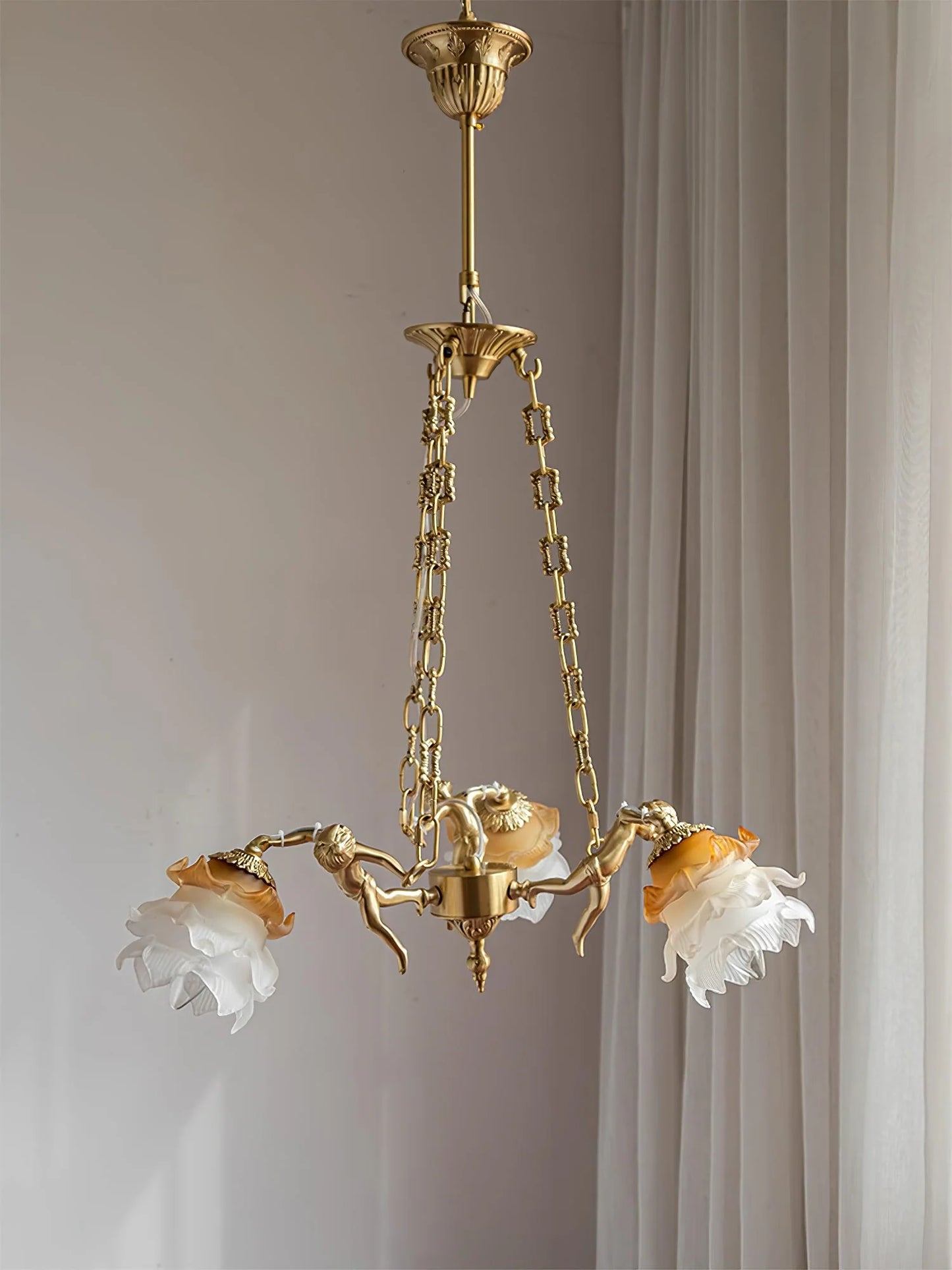 Suspension de Latón con Estatuillas de Putti
