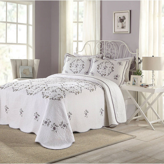 Colcha de algodón tamaño Queen con bordes festoneados y bordado floral en blanco