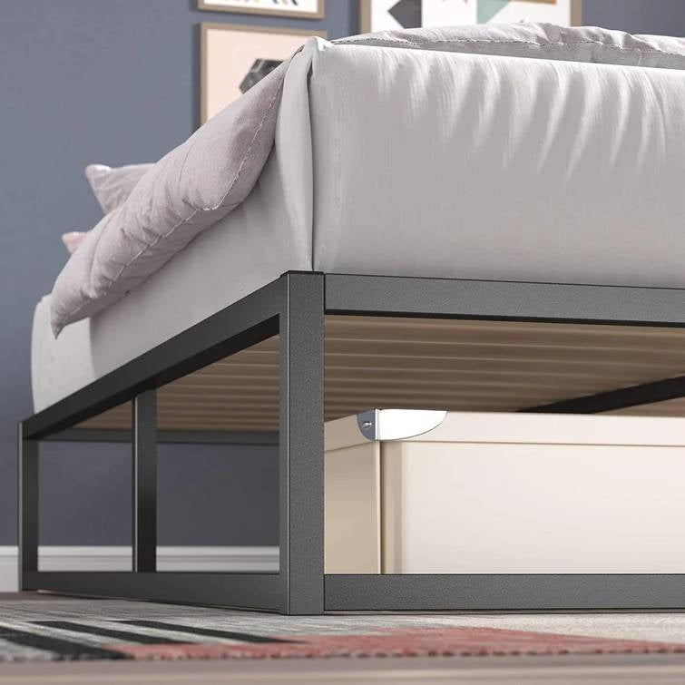 Base de cama tipo plataforma moderna de metal y madera con listones, tamaño Queen, perfil bajo de 10 pulgadas