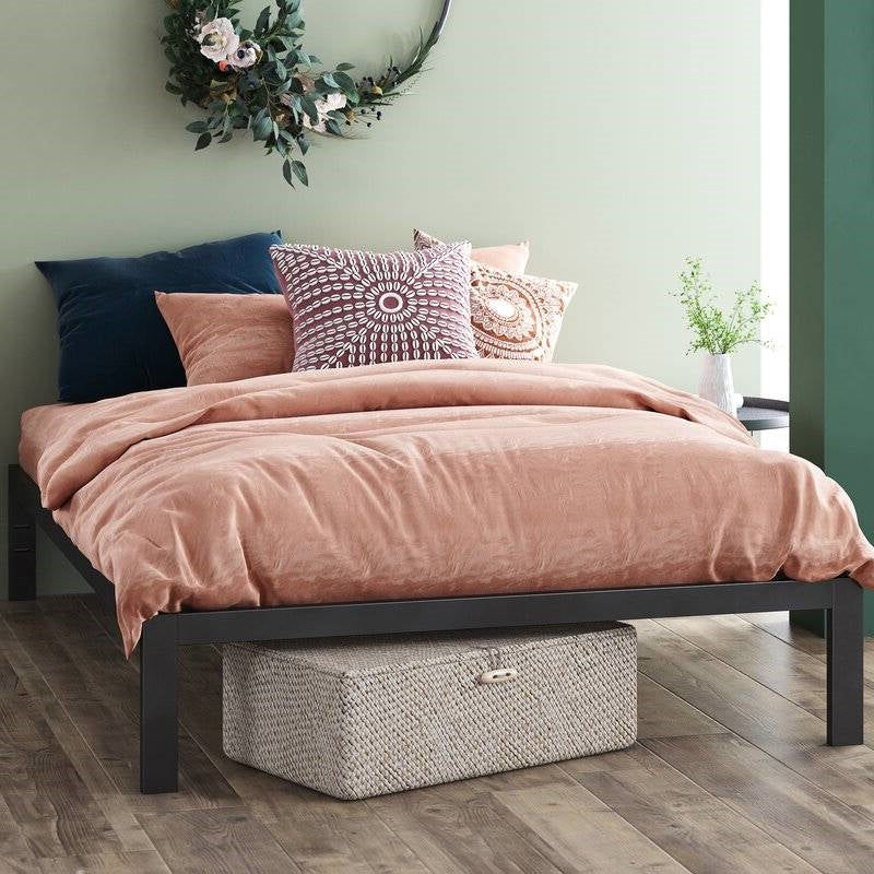 Base de cama Queen de metal negro con plataforma y listones de madera - 700 lb de capacidad de peso