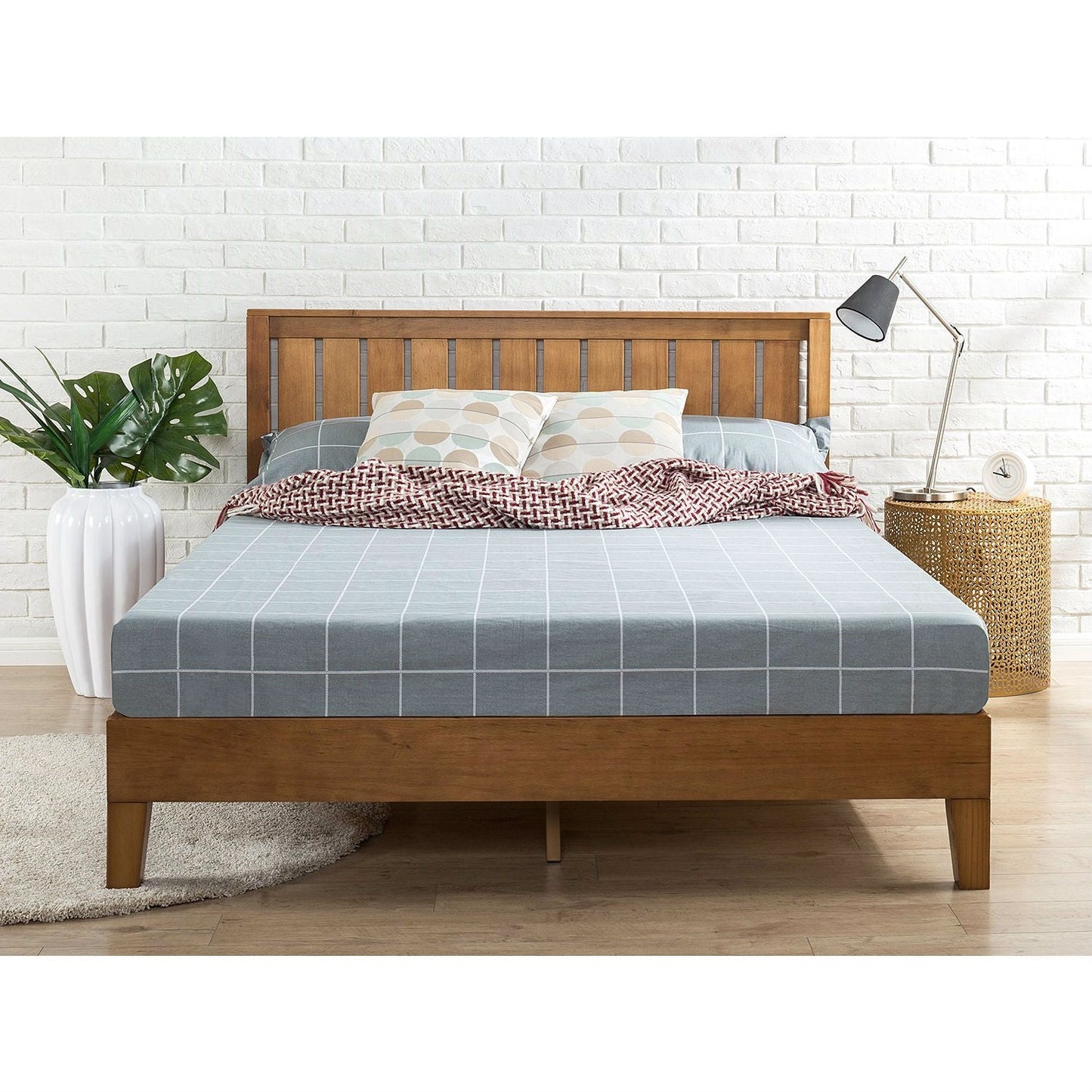 Base de cama de plataforma de madera maciza Queen con cabecero en acabado marrón medio