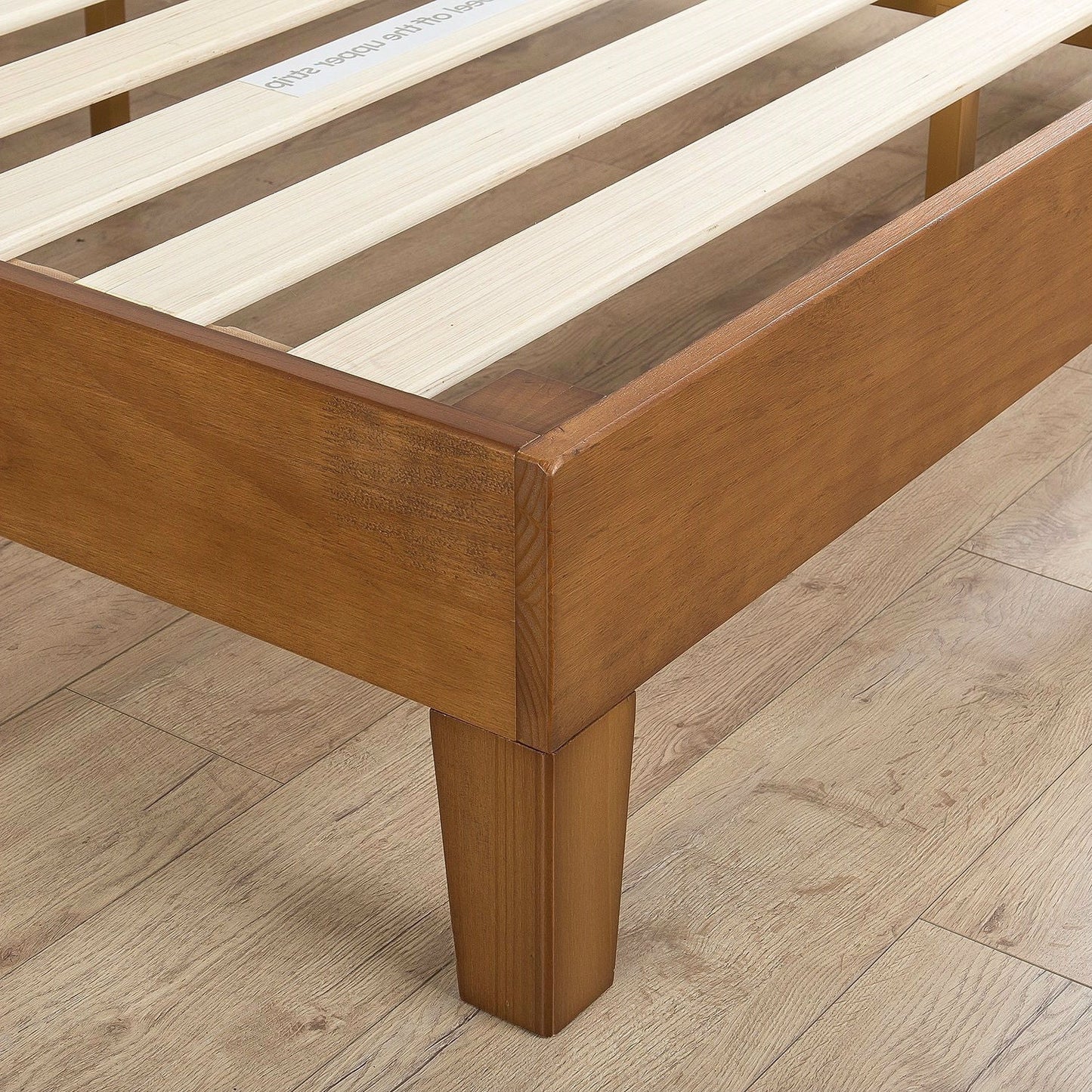 Base de cama de plataforma de madera maciza Queen con cabecero en acabado marrón medio