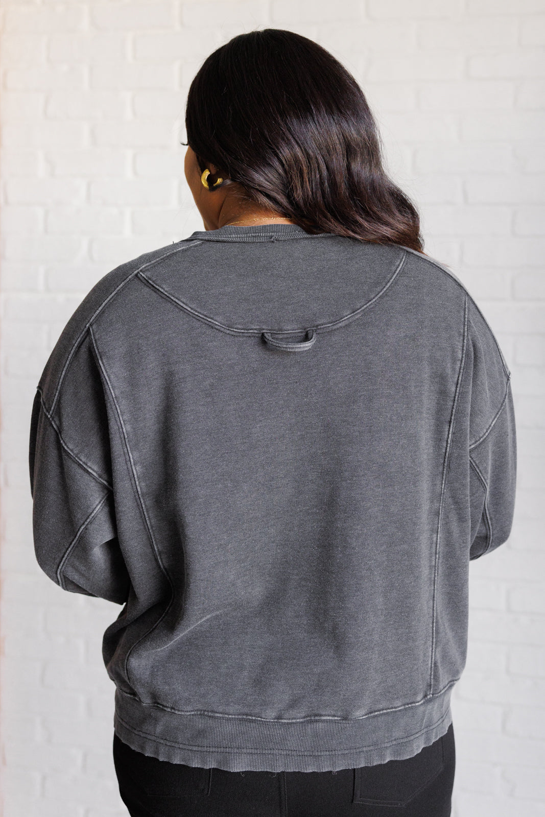 Sudadera con cuello redondo y lavado mineral Quick Fix en negro