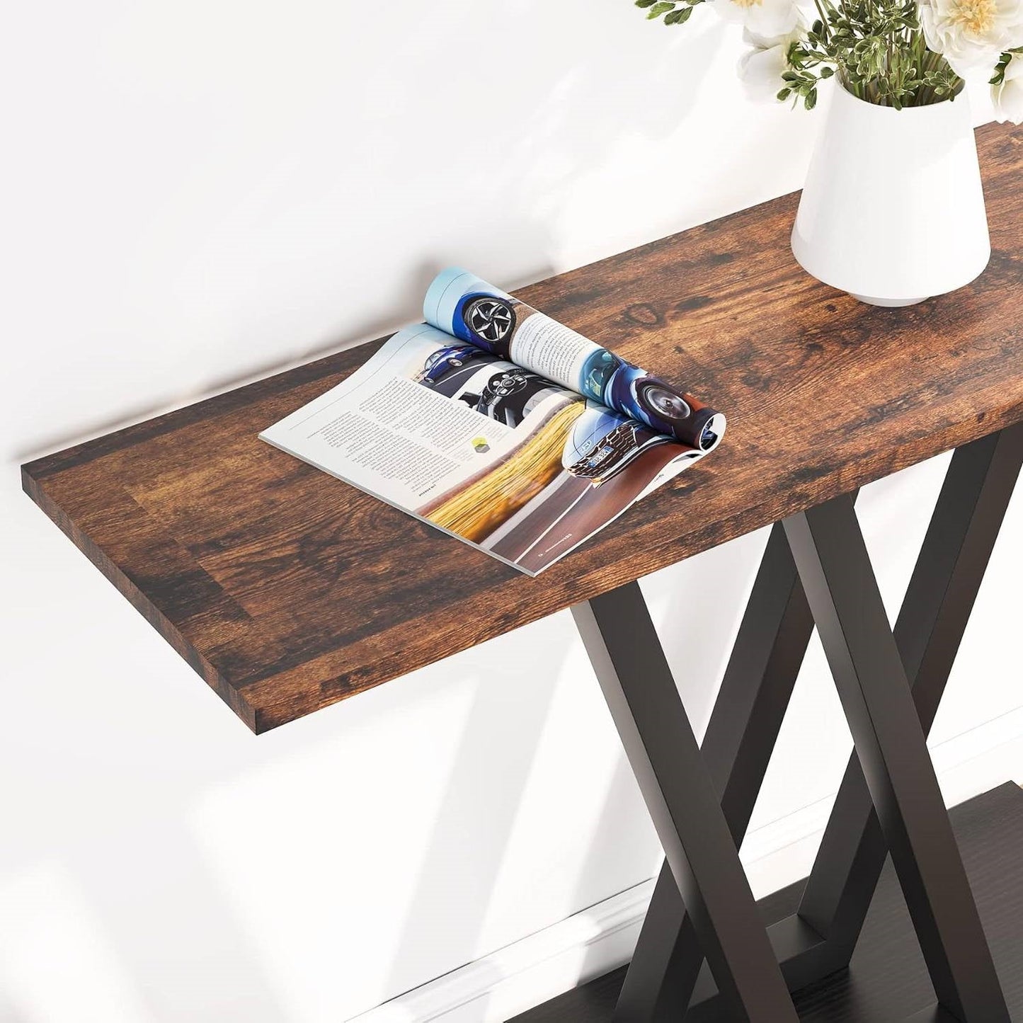 Mesa moderna de entrada estrecha de 43 pulgadas con cubierta de madera marrón y estructura de metal negro