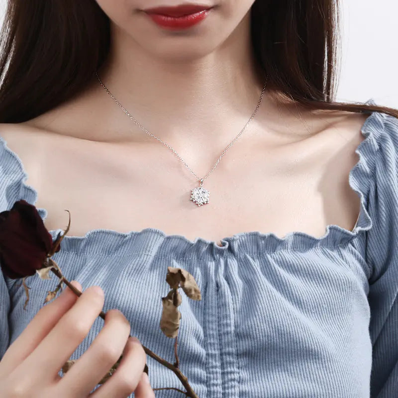 Collar de copo de nieve con colgante de plata y diamantes