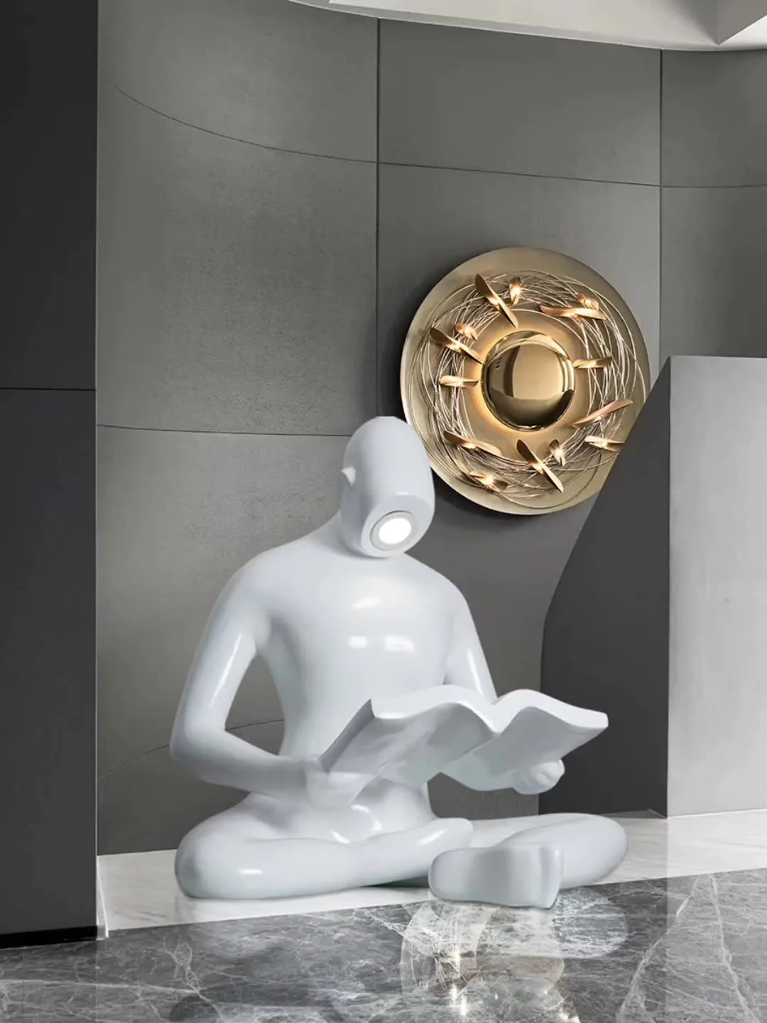 Lámpara de pie Escultura Humana Leyendo