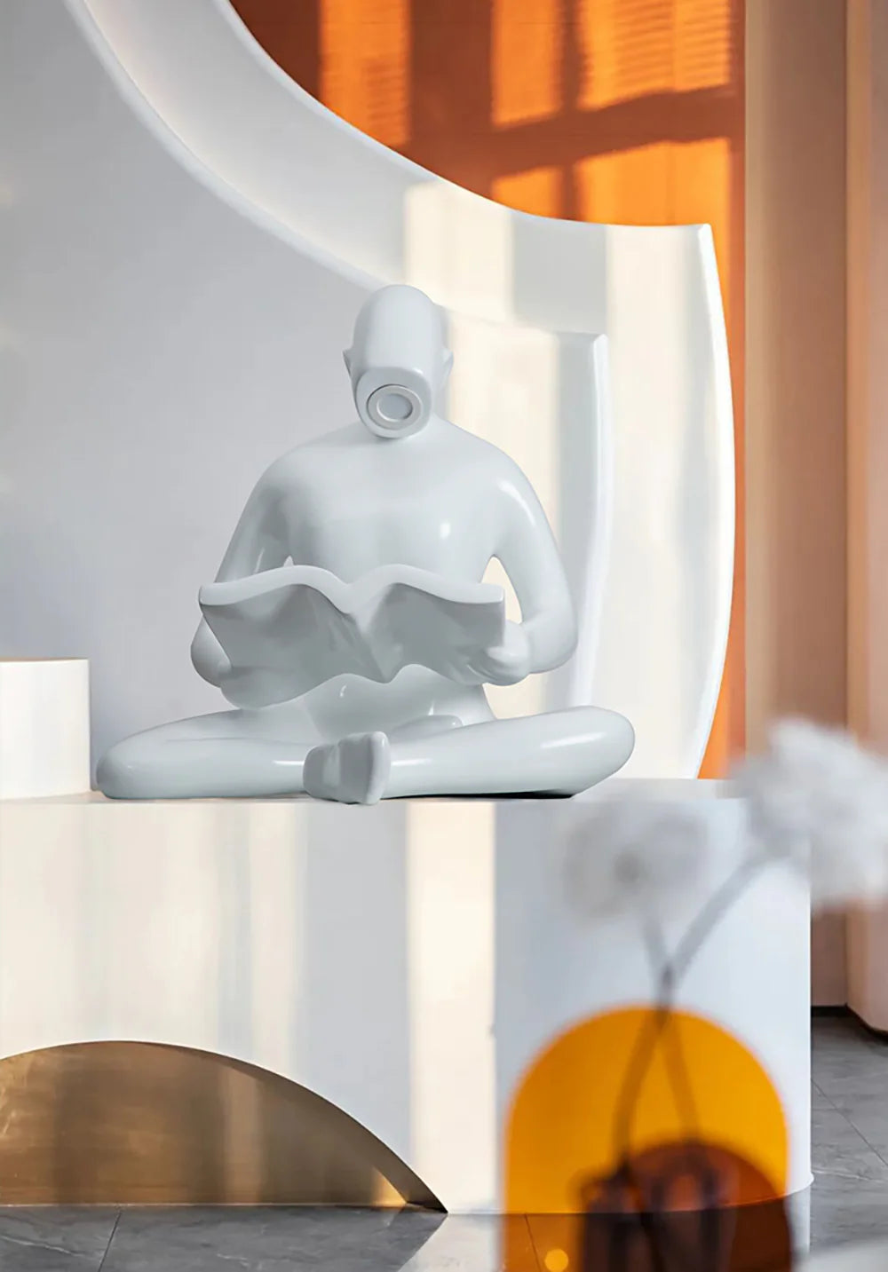 Lámpara de pie Escultura Humana Leyendo