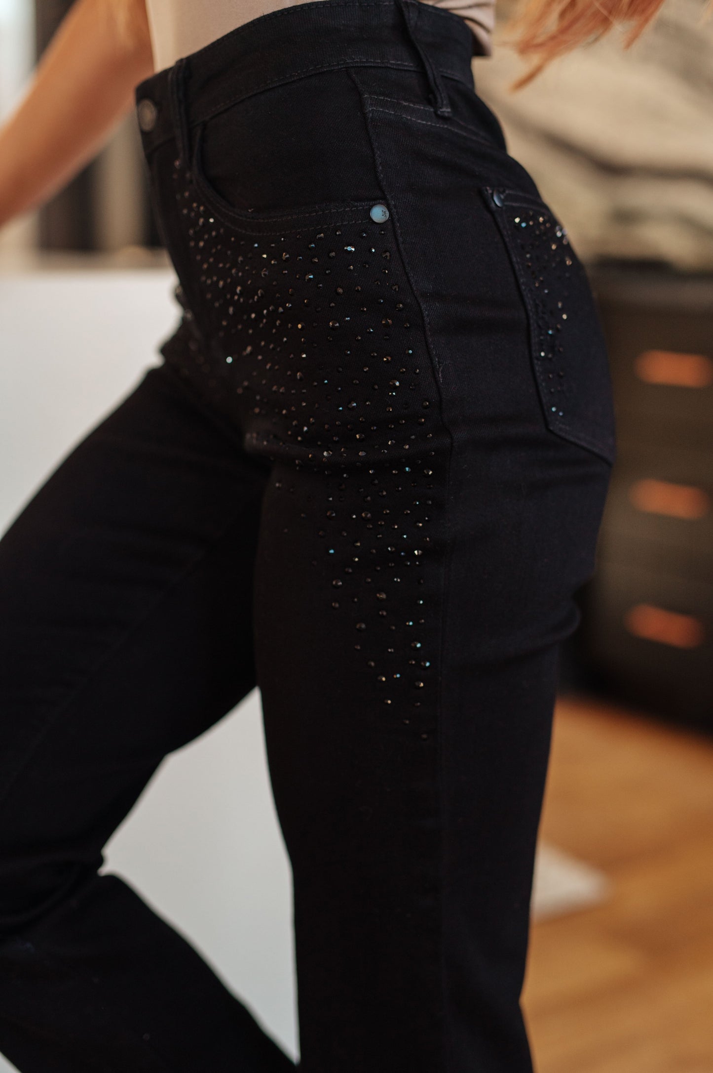 Vaqueros ajustados Reese Rhinestone en negro