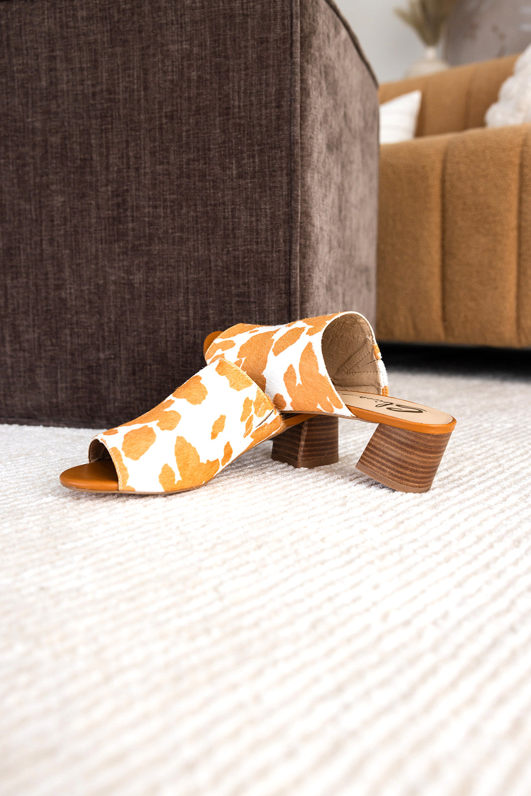 Pala de cuero vacuno Richwood Peeptoe color canela y blanco