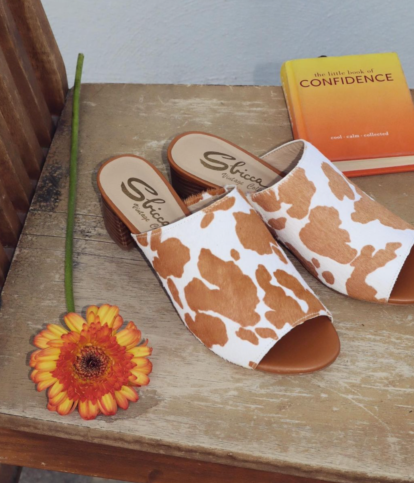 Pala de cuero vacuno Richwood Peeptoe color canela y blanco