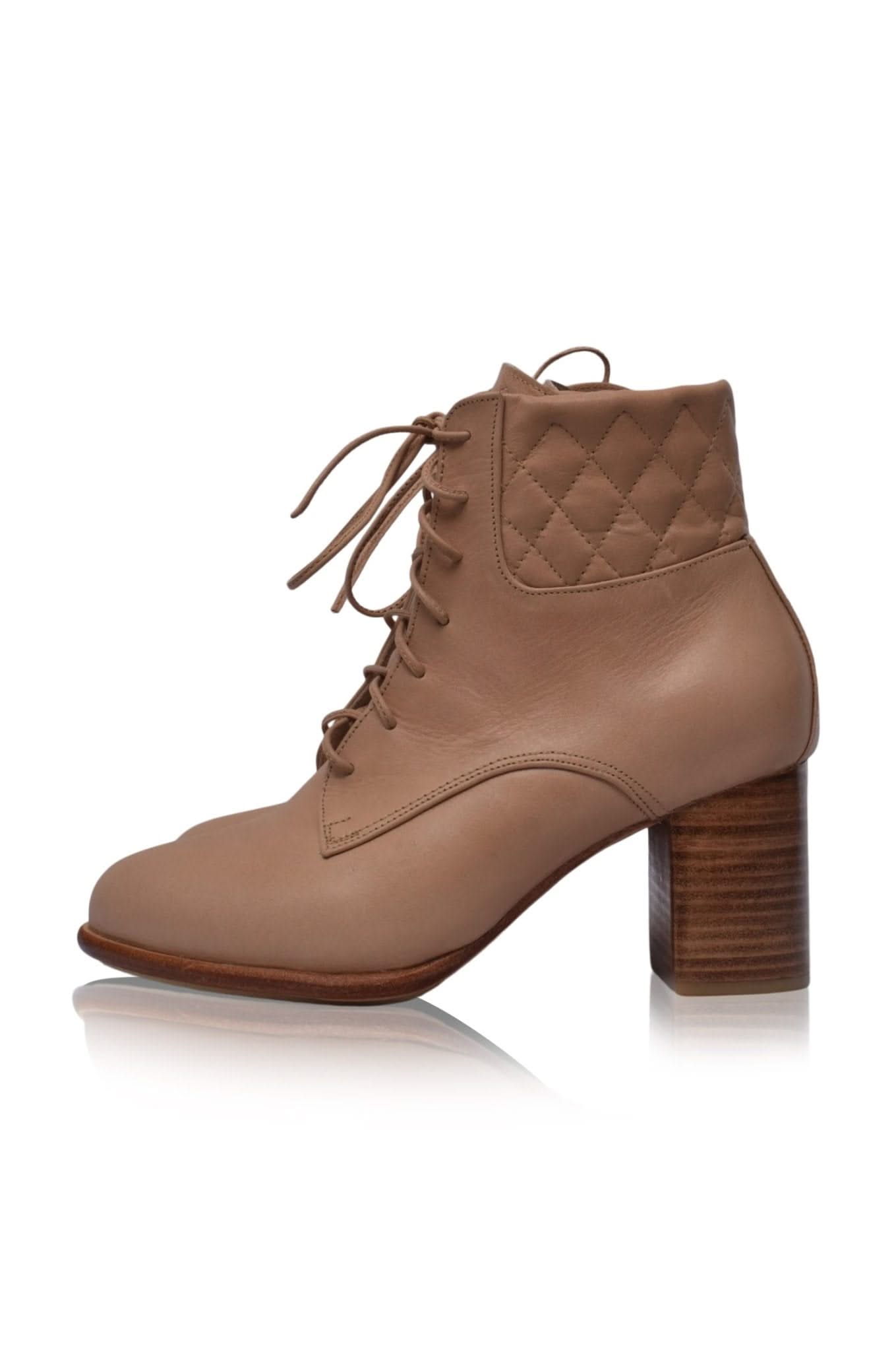 Botines de cuero a la moda: Zapatos de tacón alto de Rising Mara