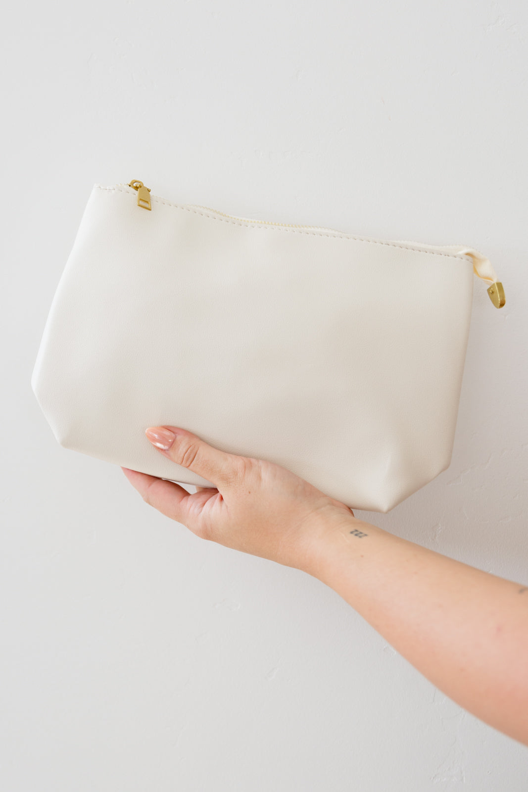 Bolso Road Less Traveled con bolsa con cremallera en crema **VENTA FINAL**