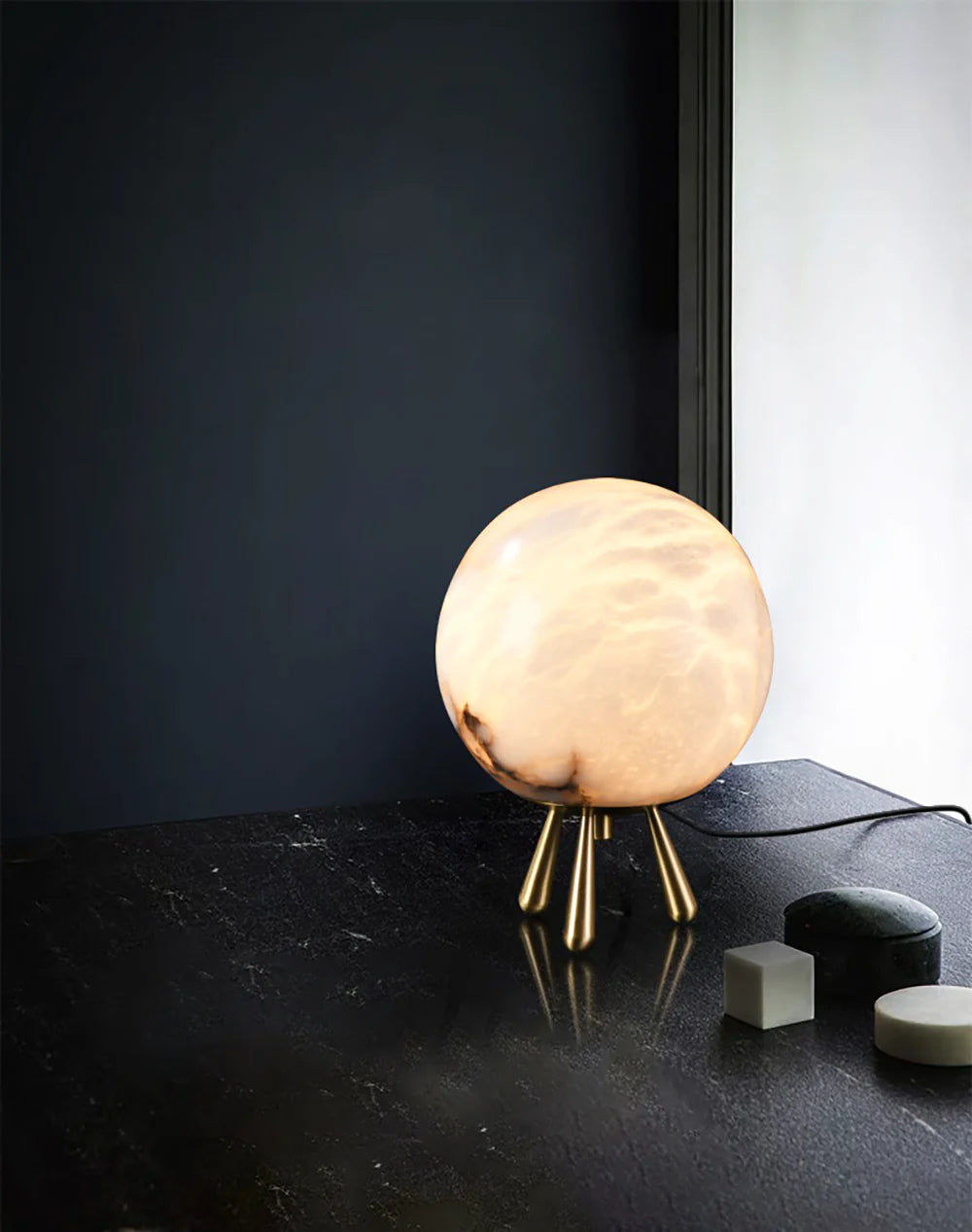 Lámpara de mesa Romi Alabaster