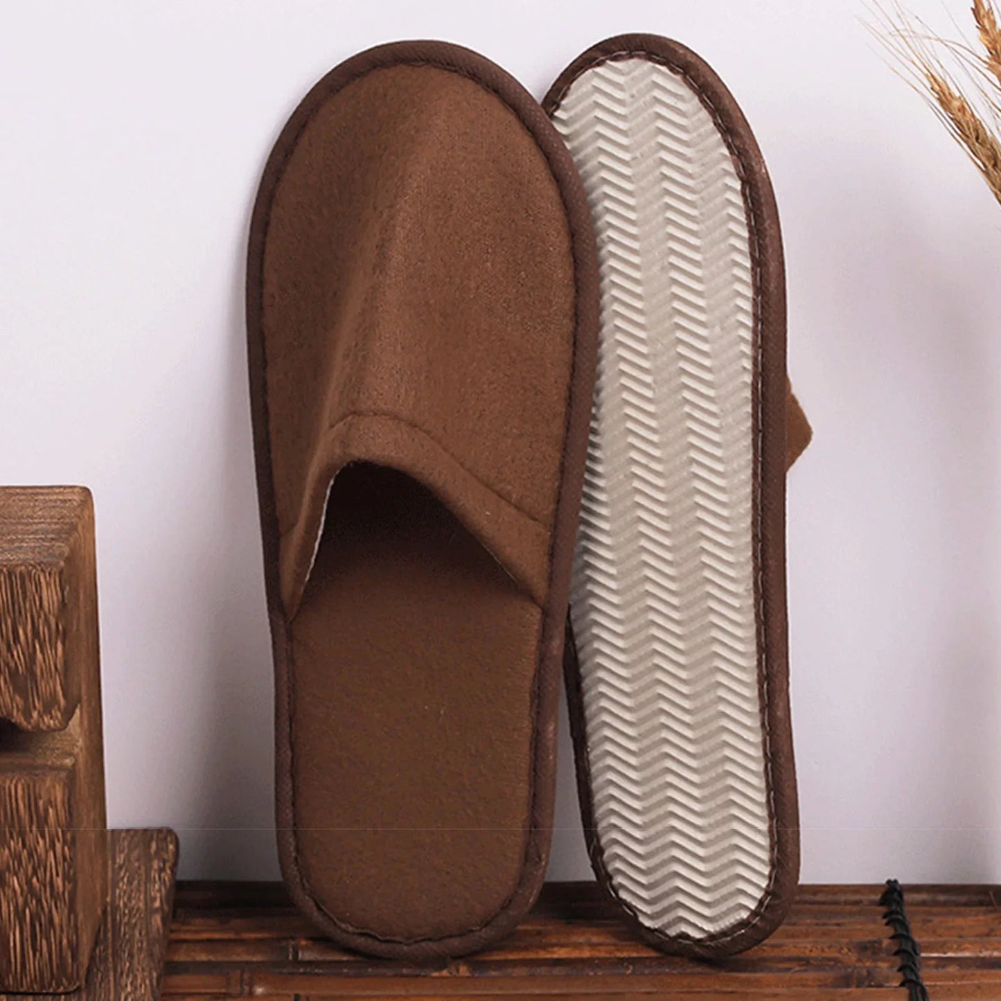 Portable Home Guest Slippers Comfortable to Wear Thickened Slippers for Home and Travel Guests Use