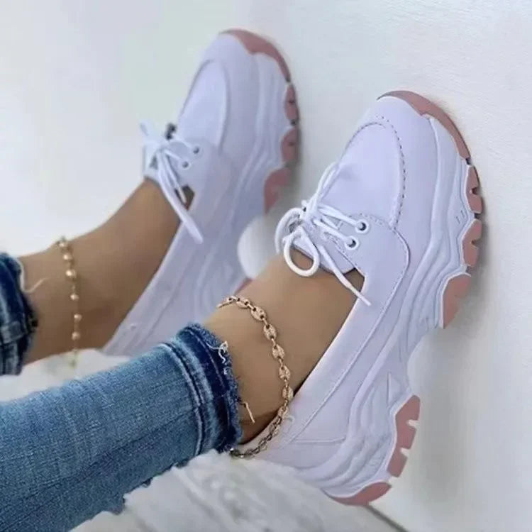 New Summer Red Women Sneakers Platform Breathable Vulcanized Shoes 2025 Lightweight Faux Suede Women Shoes Novelty Flat Sandals