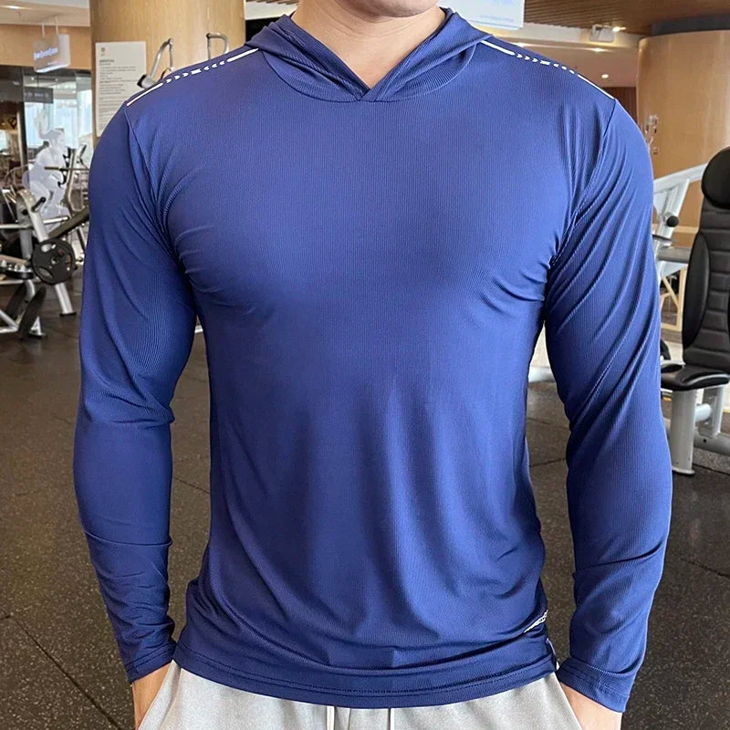 Camiseta de gimnasio con capucha FlexFit - Manga larga