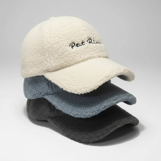Gorra de béisbol de lana de cordero — Gorro de invierno de felpa estilo coreano para mujer